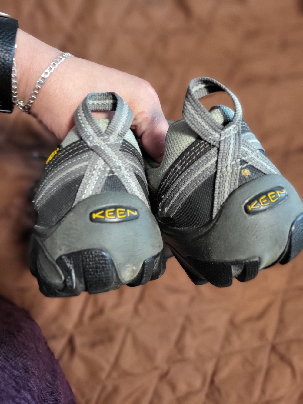 Keen Steel-toe, Mens/Womens Slip-On Hiking Shoes with Yellow Logo 8.5W/7M